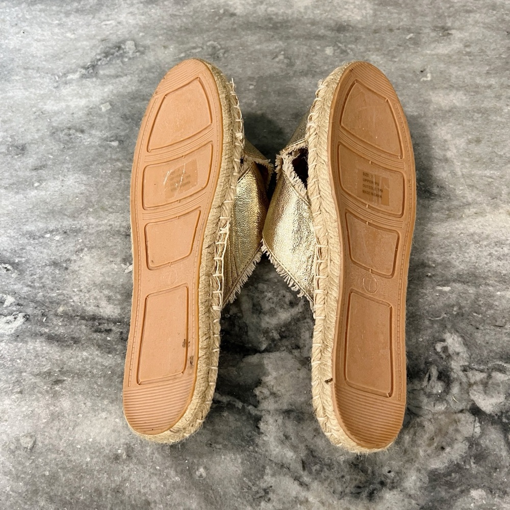 Olivia Miller Joseline Gold Espadrille Flat Sandal - Picture 4 of 4
